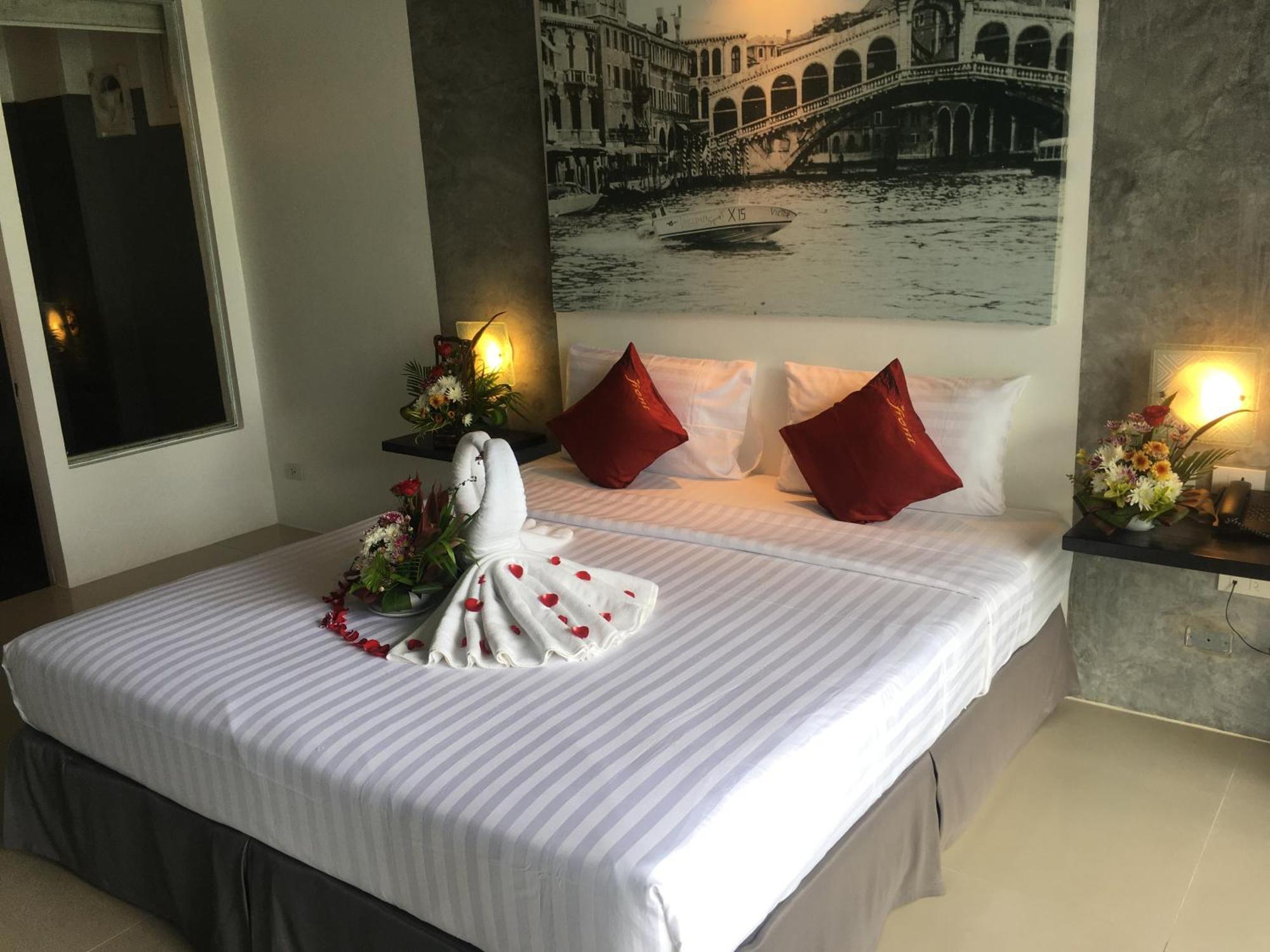 Patong The Front Hotel And Apartments חדר תמונה
