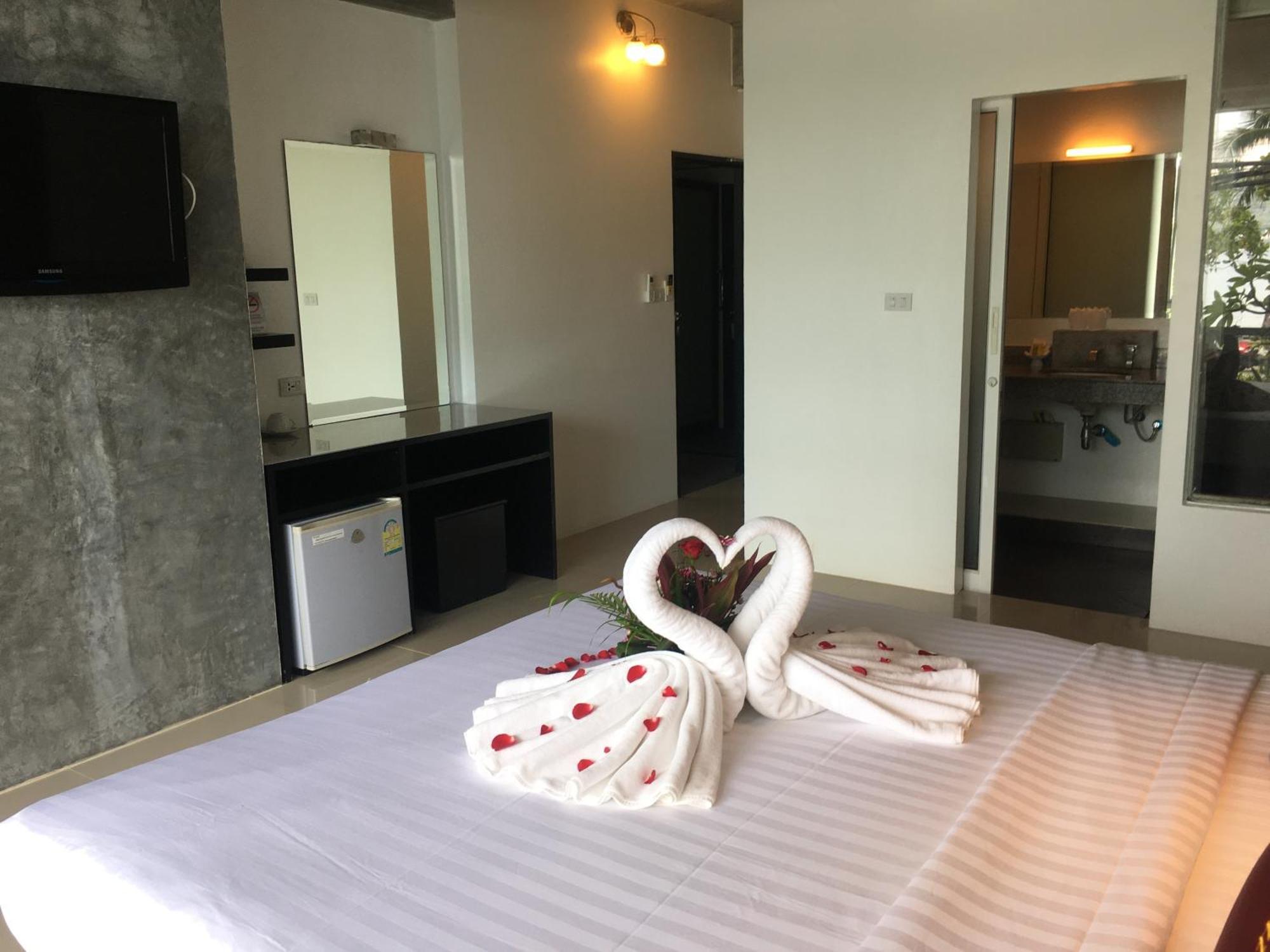 Patong The Front Hotel And Apartments חדר תמונה